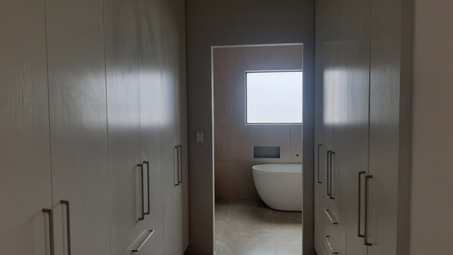 3 Bedroom Property for Sale in Sandy Point Beach Estate Western Cape